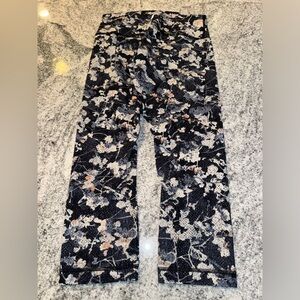 Lululemon speed up floral 3/4 tight - Size 8